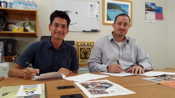 (left to right) Mr. Jasper Oei, the chairman of The Saba Reach Foundation and Commissioner Bruce Zagers. 